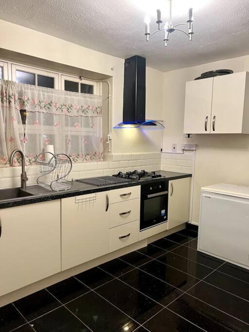 2 Bedroom Flat In Vauxhall, London Luaran gambar